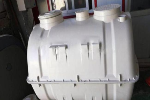 SMC玻璃鋼化糞池在施工中與其他產品的區別有哪些 SMC玻璃鋼化糞池在施工中與其他產品的區別有哪些